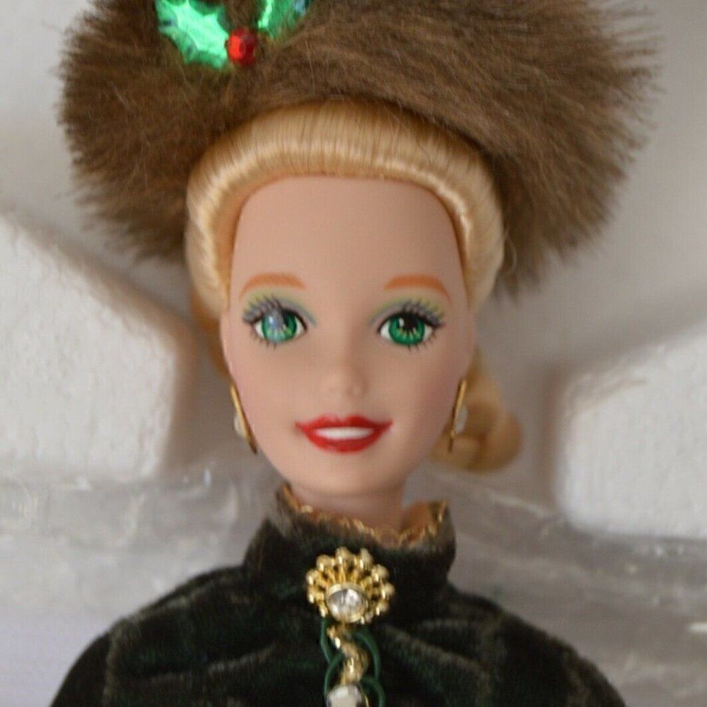 🆕NWT 1996 PORCELAIN HOLIDAY CAROLER BARBIE